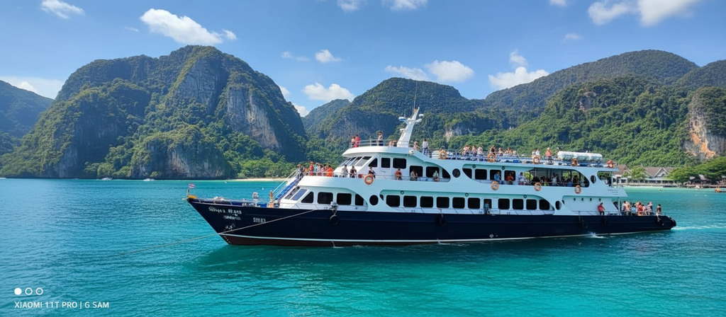 Ferry from Koh Phi Phi to Phuket